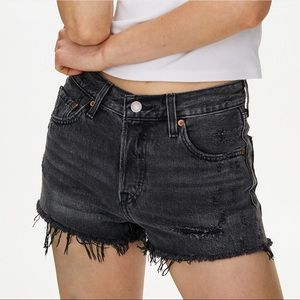 COPY - 501 black LEVI jean shorts